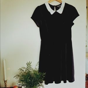 Hot Topic Black Velvet White Collar Dress M